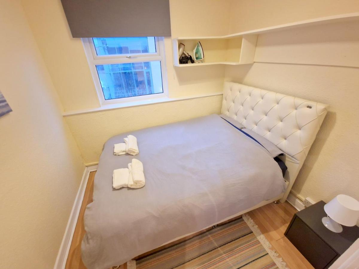 Super Studio With Two Bedrooms - Five Minutes From The Station! 伦敦 外观 照片