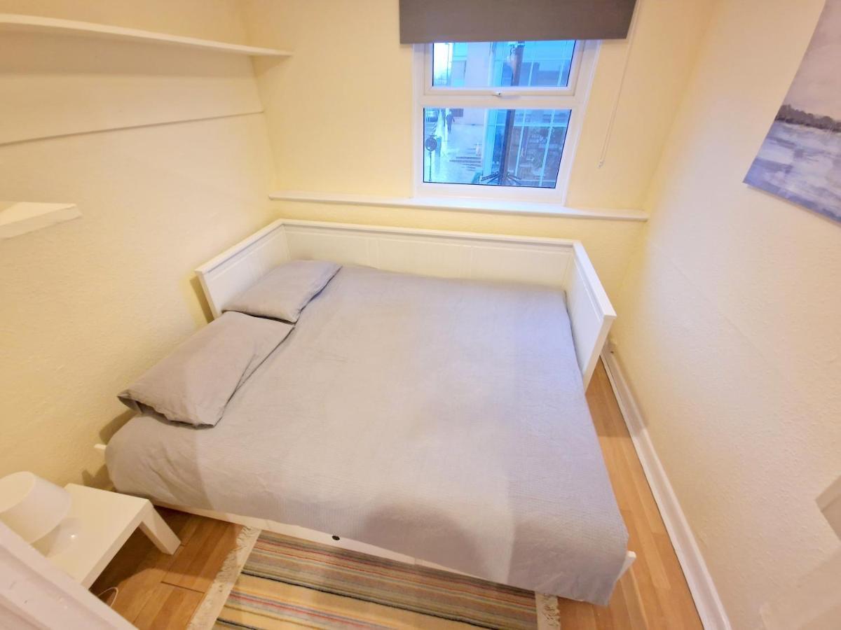 Super Studio With Two Bedrooms - Five Minutes From The Station! 伦敦 外观 照片